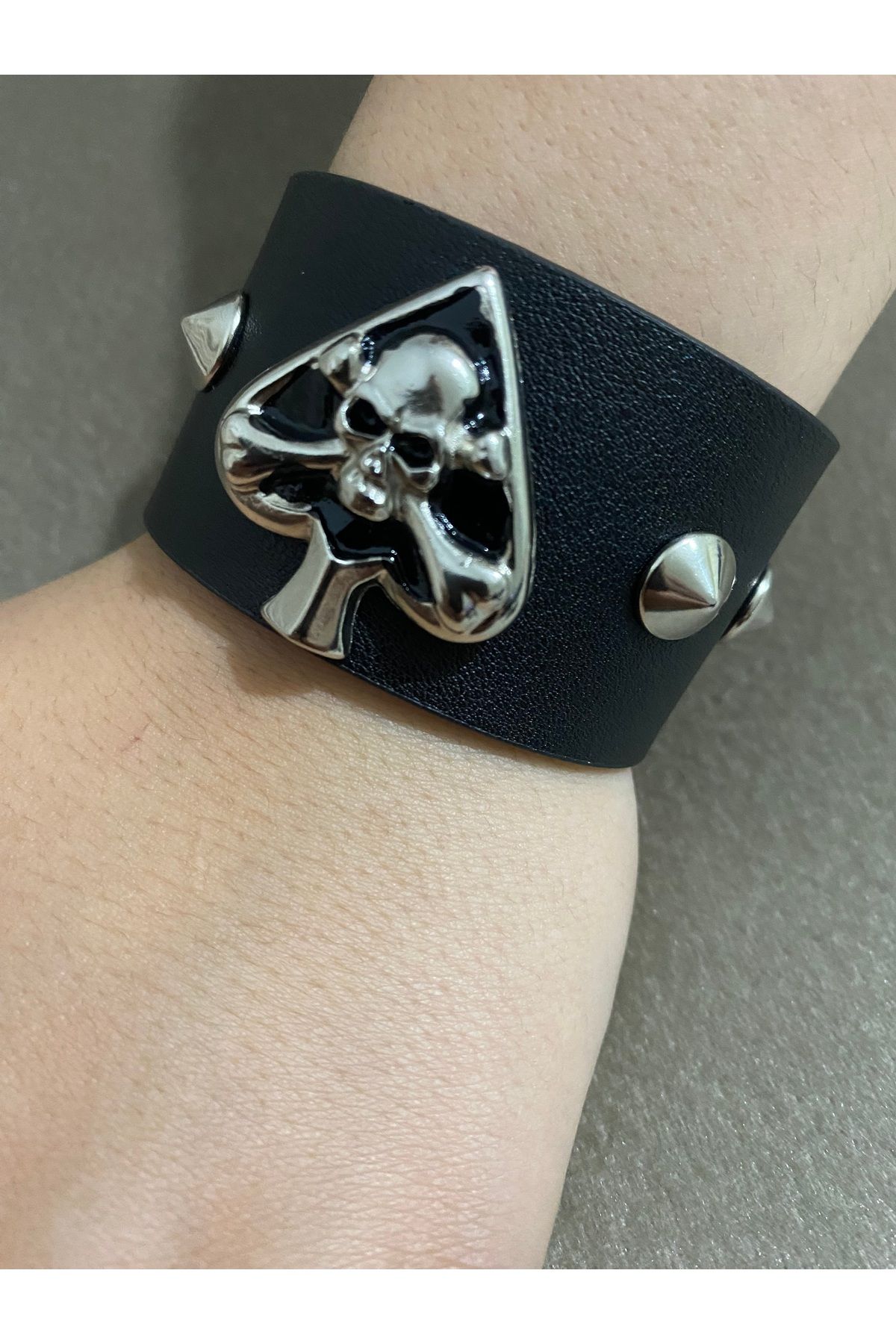 Aksabeltchokers 4.cm maça aksesuarlı punk bileklik