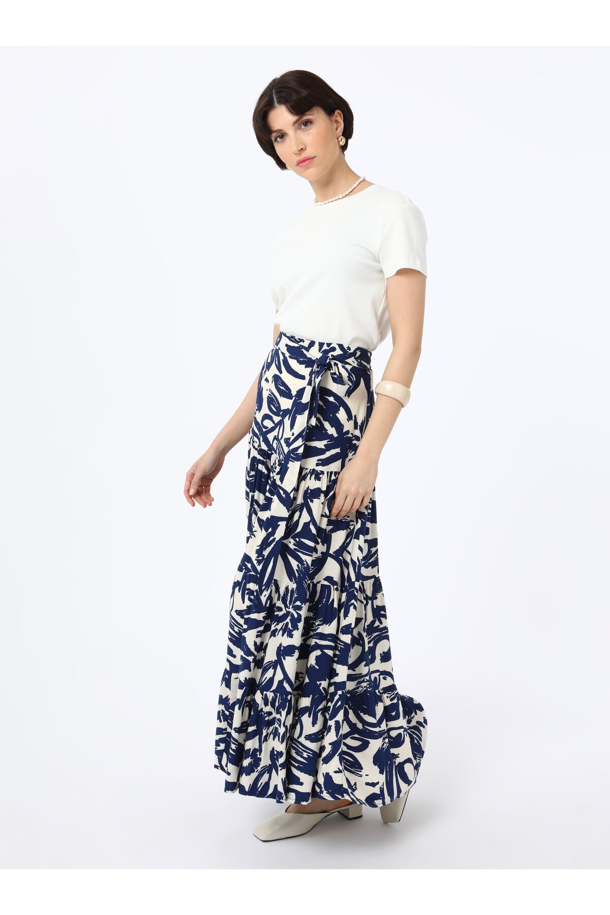Refka  Floral Desenli Viskoz Etek - Lacivert - Beyaz Desenli - Refka - Görsel 2