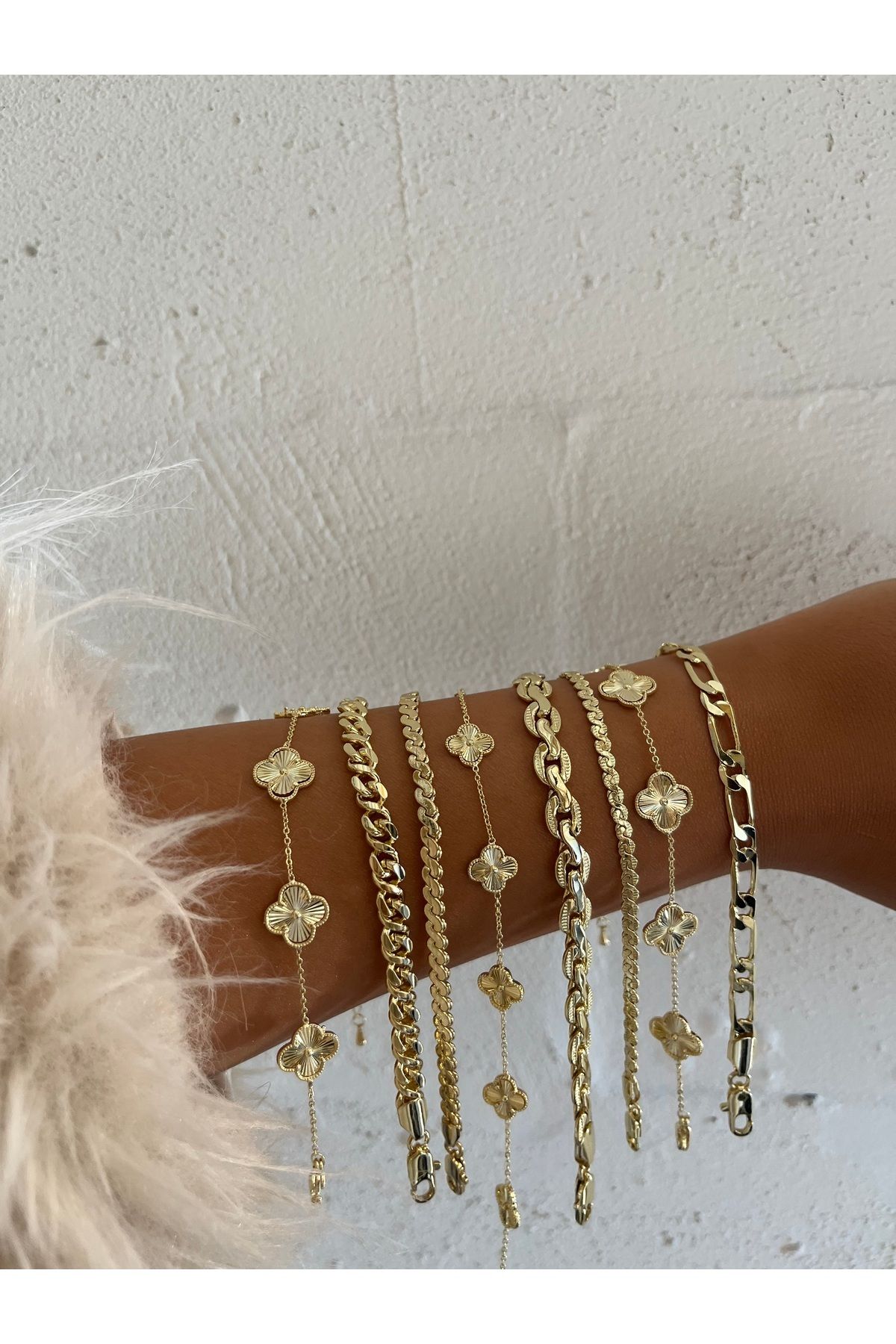 FASHİON JEWELRY 14 K Altın Kaplama Parlak Yüzeyli Kadın Bileklik (Mini Boy)