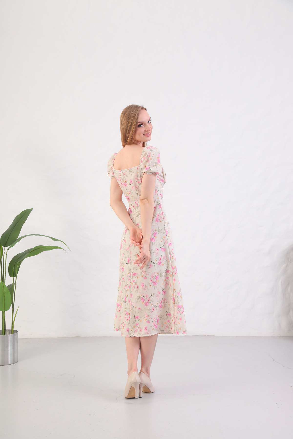 Women's Pink Floral Print Short Sleeve Dress with Front Slit - Görsel 5