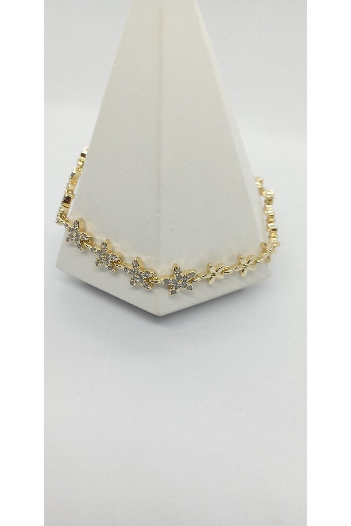 ndjewelry Gold Renk Taş Detaylı Çiçek Figür Bileklik
