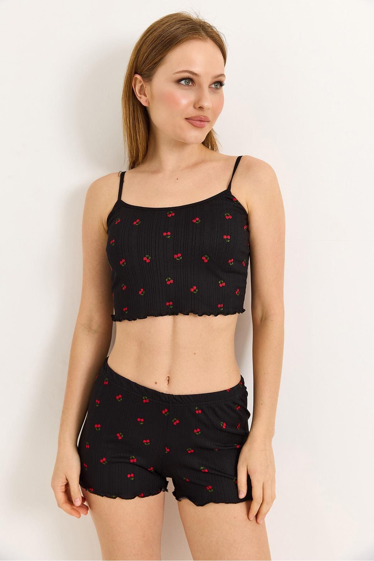 Raneel Kazançlı Alışveriş Croplu Kiraz Baskılı Rahat Pijama Takımı Sİyah