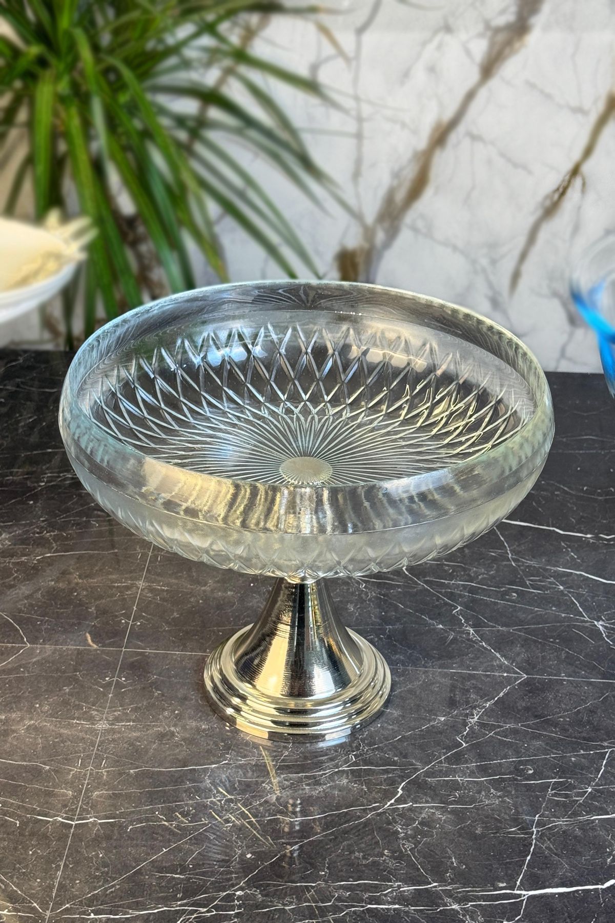 MAY HOME Gümüş Metal Ayaklı Cam Sunumluk & Sofra Sunum Tabağı