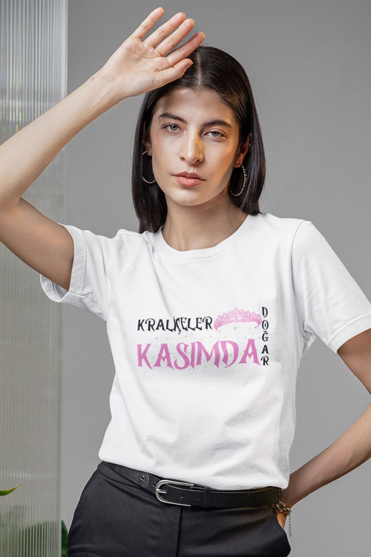 qoeuyl boutique Kraliçeler Bu Ayda Doğar Baskılı Anne Eş Sevgili Arkadaşa Hediyelik %100 Pamuklu Beyaz Kadın T-Shirt