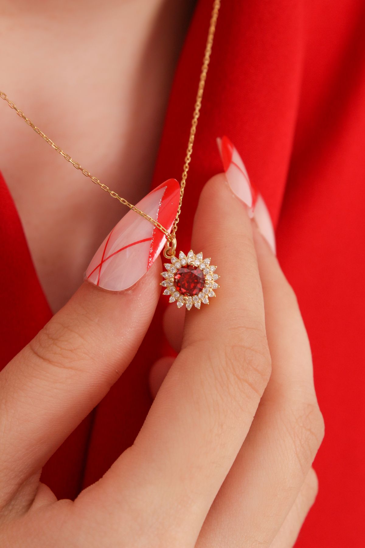 LİNOVE JEWELLERY Garnet Gümüş Kolye, 925 Ayar Gümüş Kolye, Güneş Model Kolye, Gümüş Kırmızı Kolye