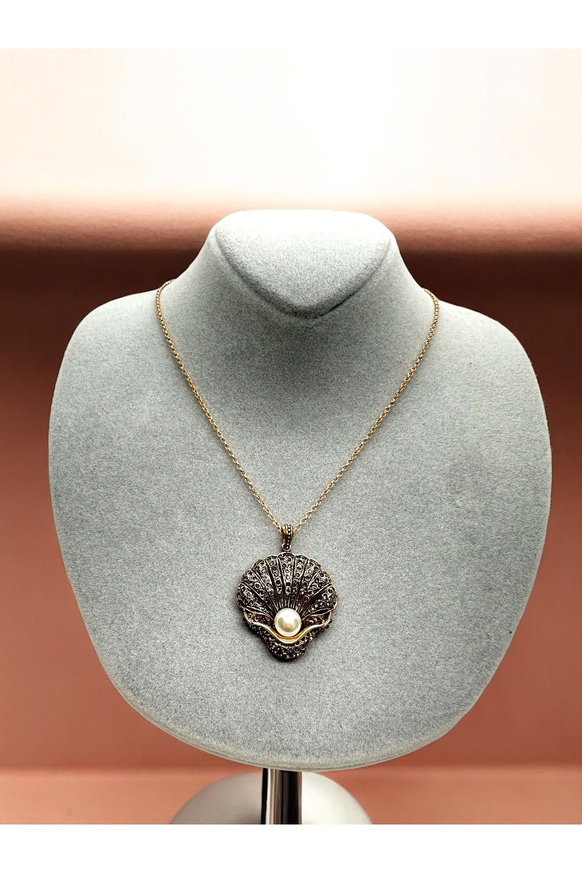 FUYA JEWELLERY İnci Detaylı Midye Kolye