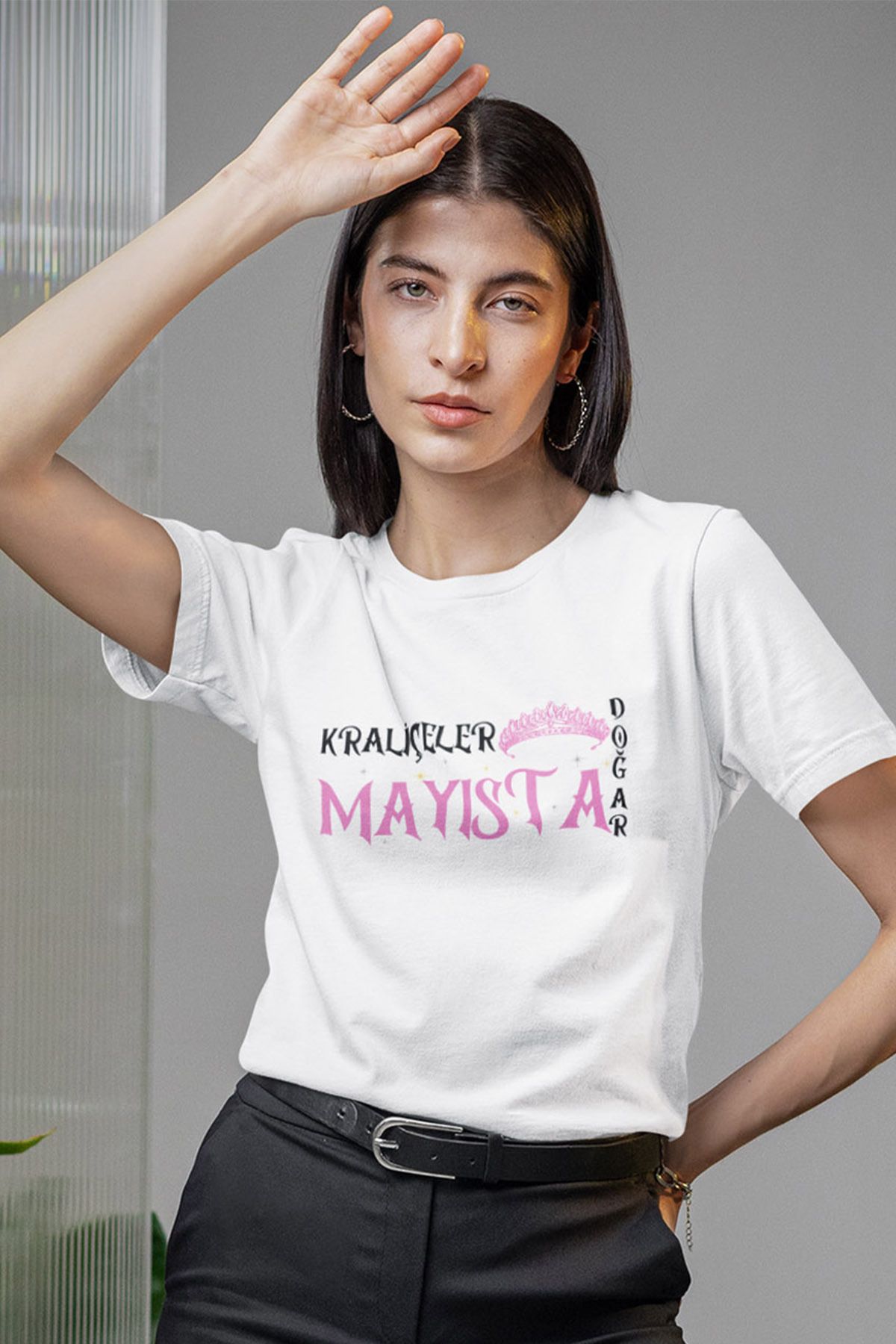 qoeuyl boutique Kraliçeler Bu Ayda Doğar Baskılı Anne Eş Sevgili Arkadaşa Hediyelik %100 Pamuklu Beyaz Kadın T-Shirt
