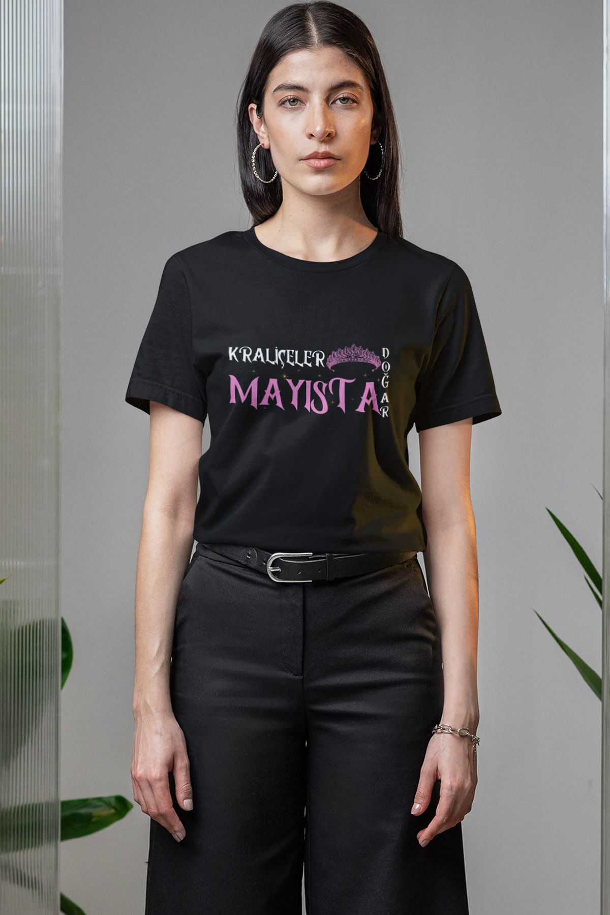 qoeuyl boutique Kraliçeler Bu Ayda Doğar Baskılı Anne Eş Sevgili Arkadaşa Hediyelik %100 Pamuklu Siyah Kadın T-Shirt