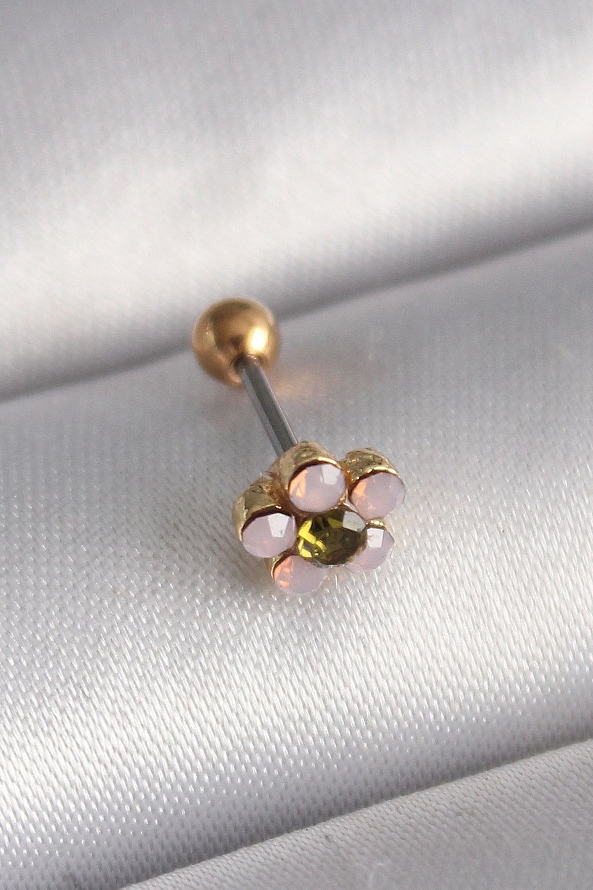 OurStyles 316L Çelik Gold Renk Zirkon Taşlı Çiçek Tragus Piercing - TJ-PR1276
