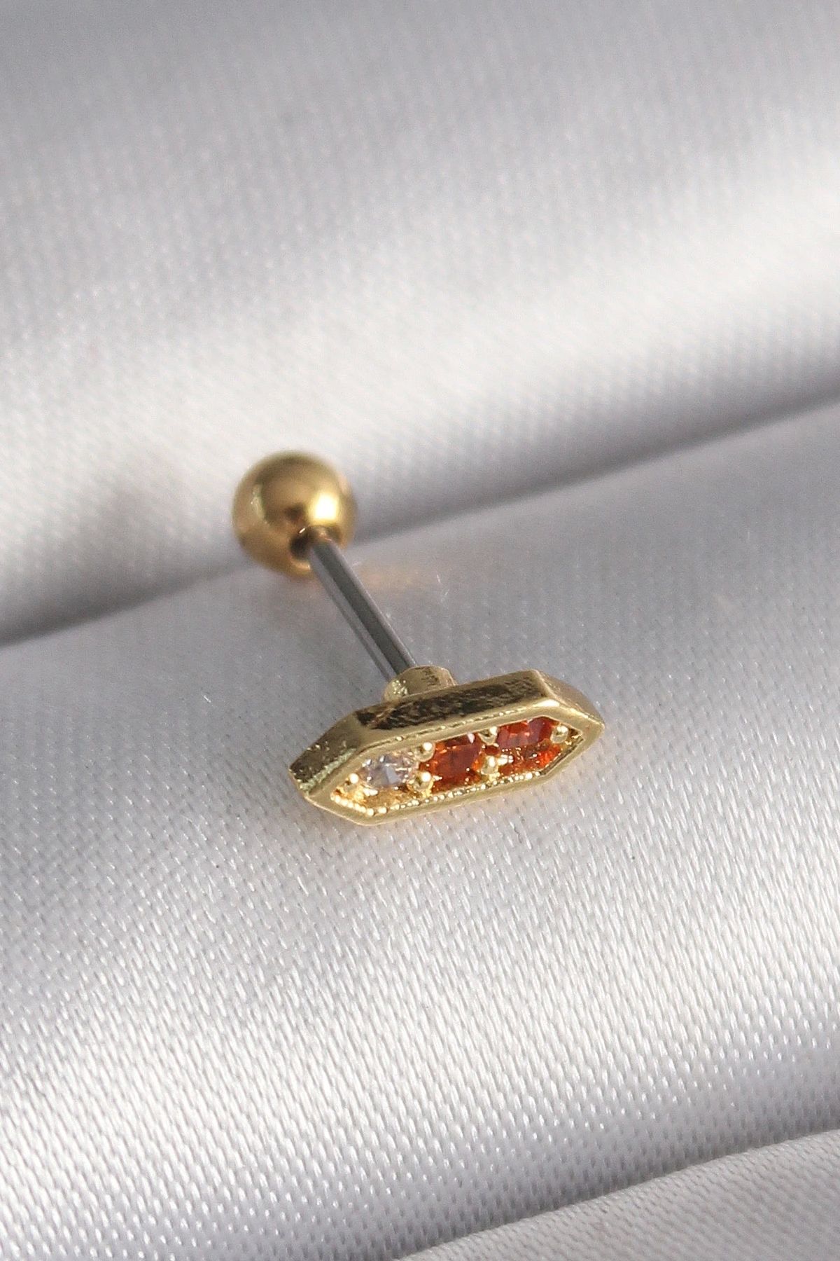 OurStyles 316L Çelik Gold Renk Turuncu Zirkon Taşlı Tragus Piercing - TJ-PR1284