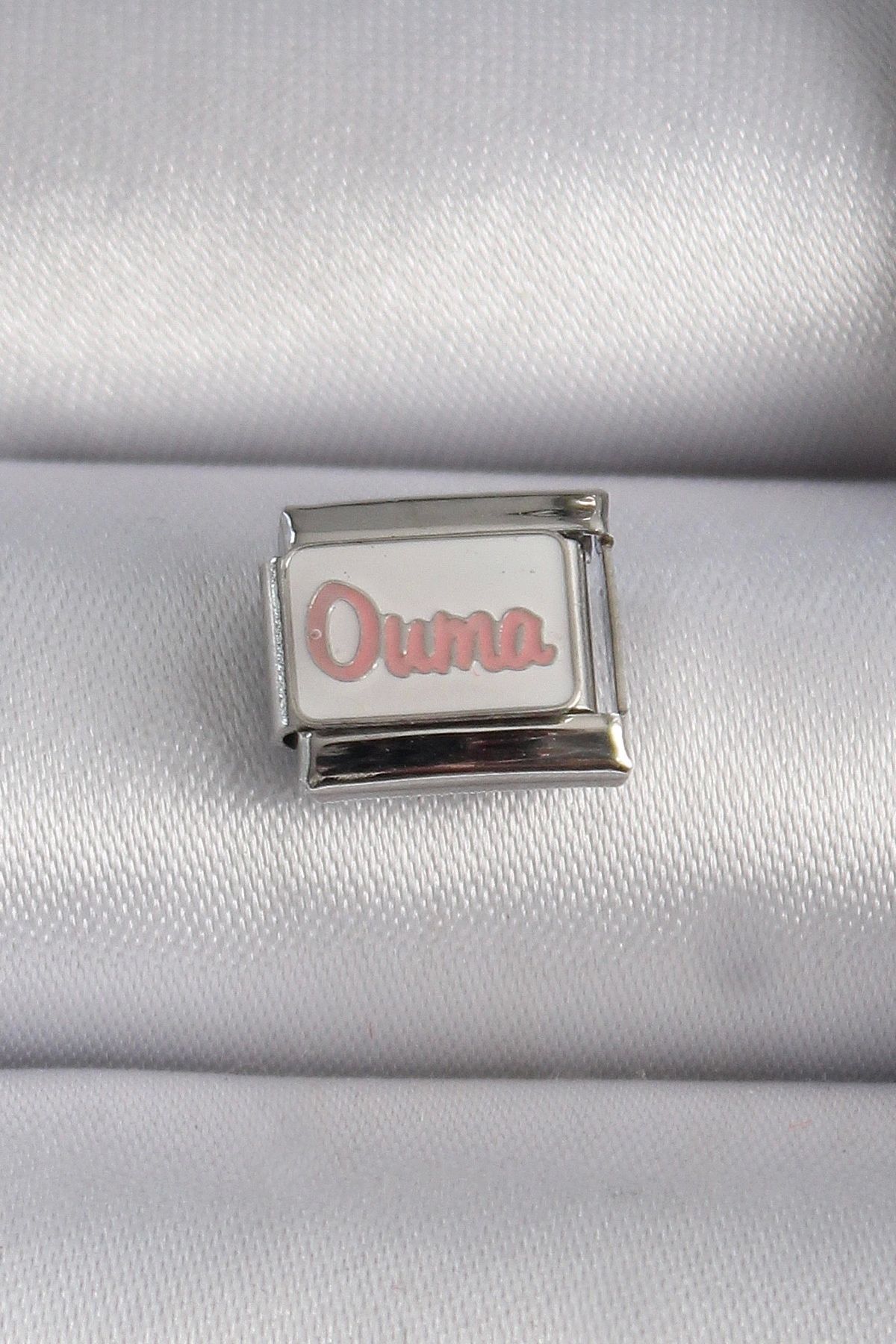 OurStyles L Çelik Gümüş Renk Beyaz Pembe Ouma İşlemeli Nomination Charm - TJ-BC - zarif tasarım zarif tasarım