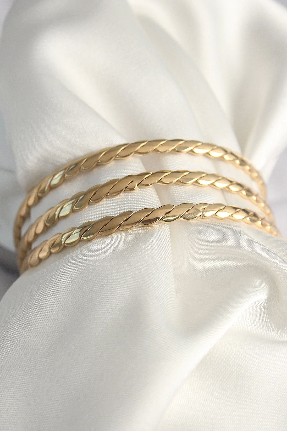OurStyles 316L Çelik Gold Renk Burma Ajda Model Kadın Bileklik - TJ-BB6484