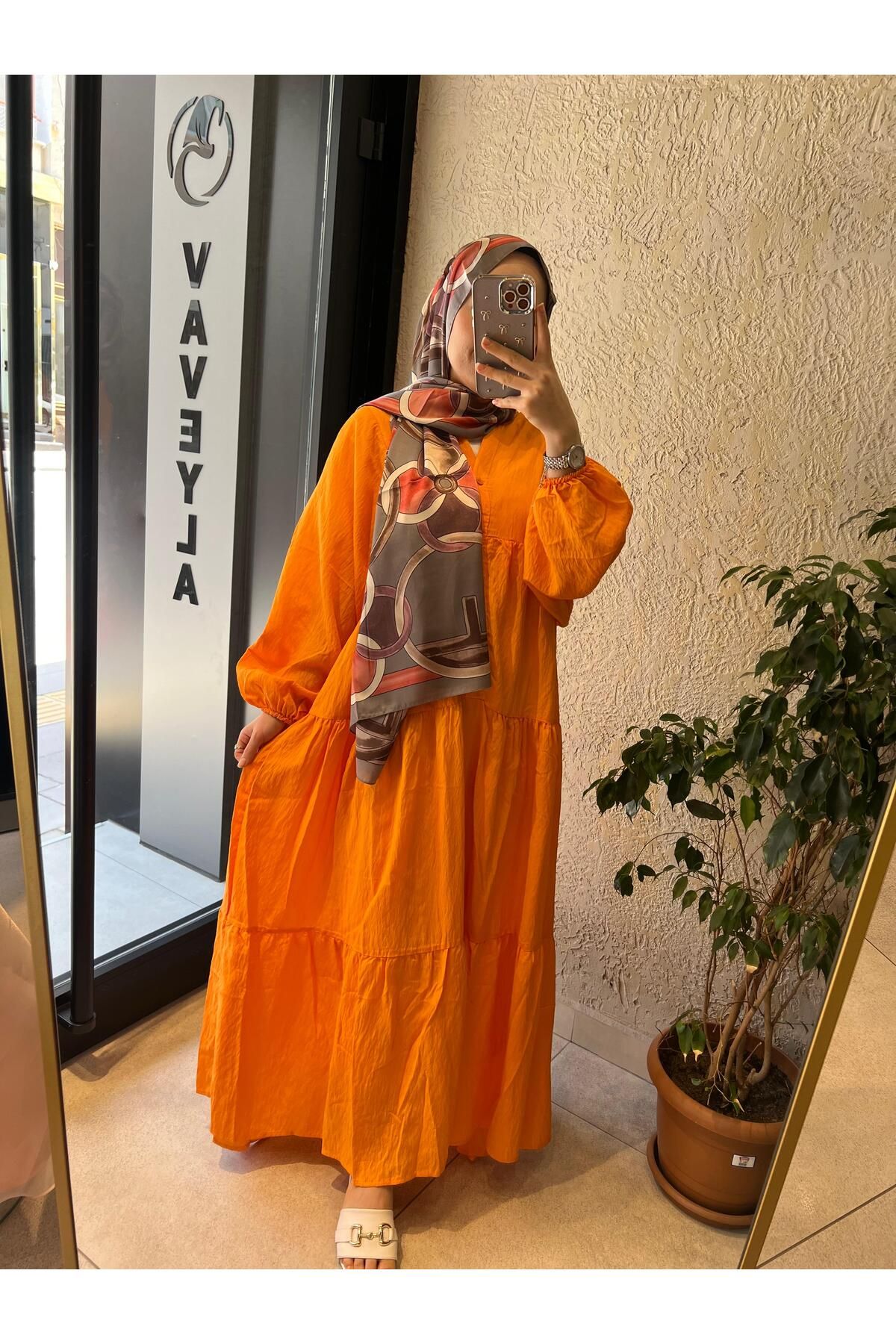 Vaveyla AŞKİLDA TURUNCU YAZLIK ELBİSE