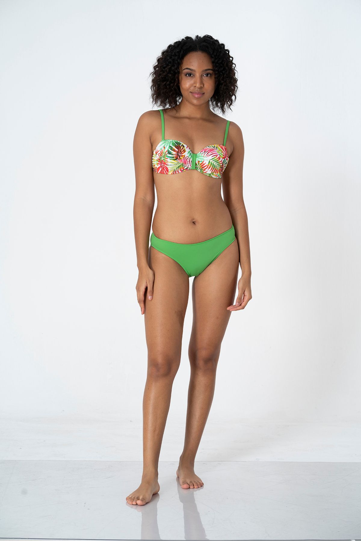 Sunsurf 2025 Kreasyonu Yeşil, Beyaz Palmiye Desenli Bikini Takımı