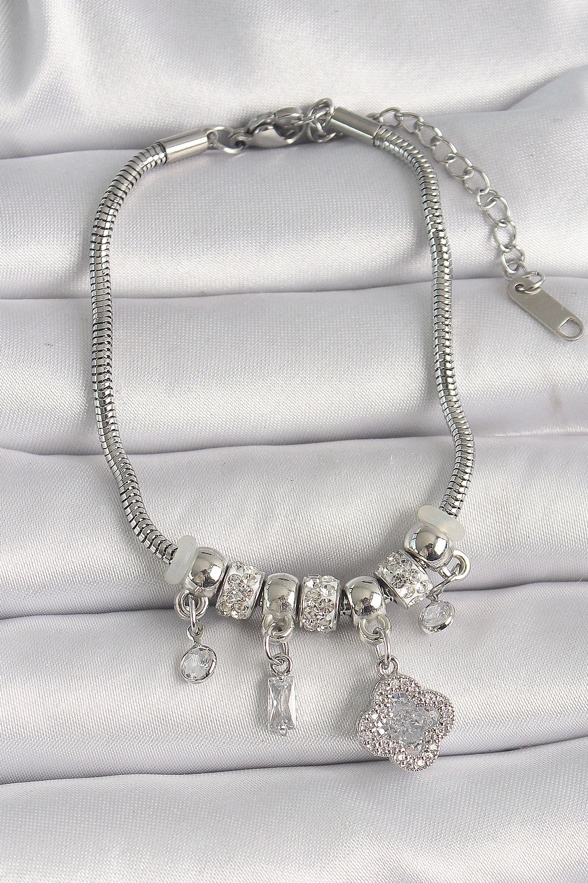 OurStyles 316L Çelik Gümüş Renk Zincir Sallantı Zirkon Taşlı Yonca Figür Kadın Bileklik - TJ-BB6701