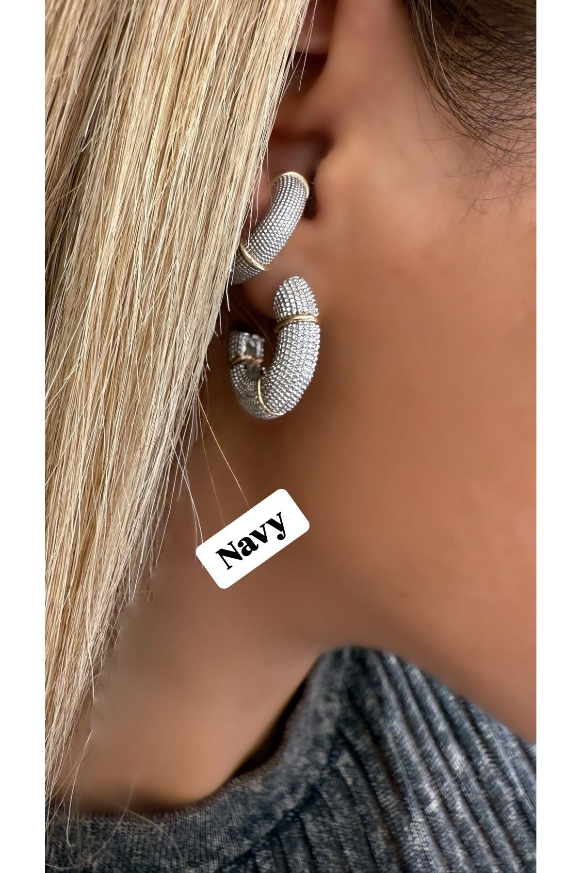 NAVY ÖZEL JAGVERLİ TAŞLI ÇELİK KÜPE