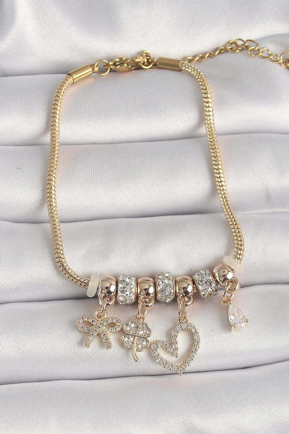 OurStyles 316L Çelik Gold Renk Zincir Sallantı Zirkon Taşlı Kalp Figür Yonca Detay Kadın Bileklik - TJ-BB6690