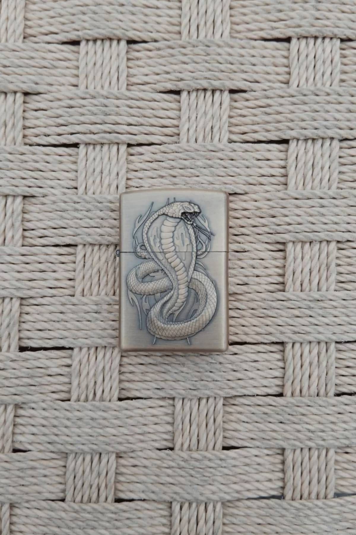 İZMİR ASKERİ MALZEME Bronz Renkli Kobra Yilan Snake Desenli Kamp Cakmak