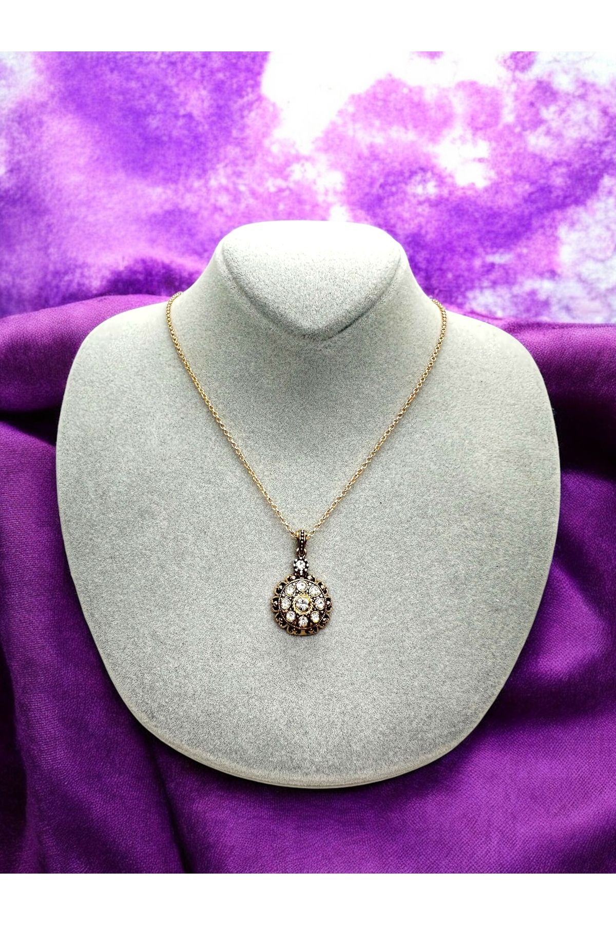 FUYA JEWELLERY Elmas Montür Çiçek Motif Kolye
