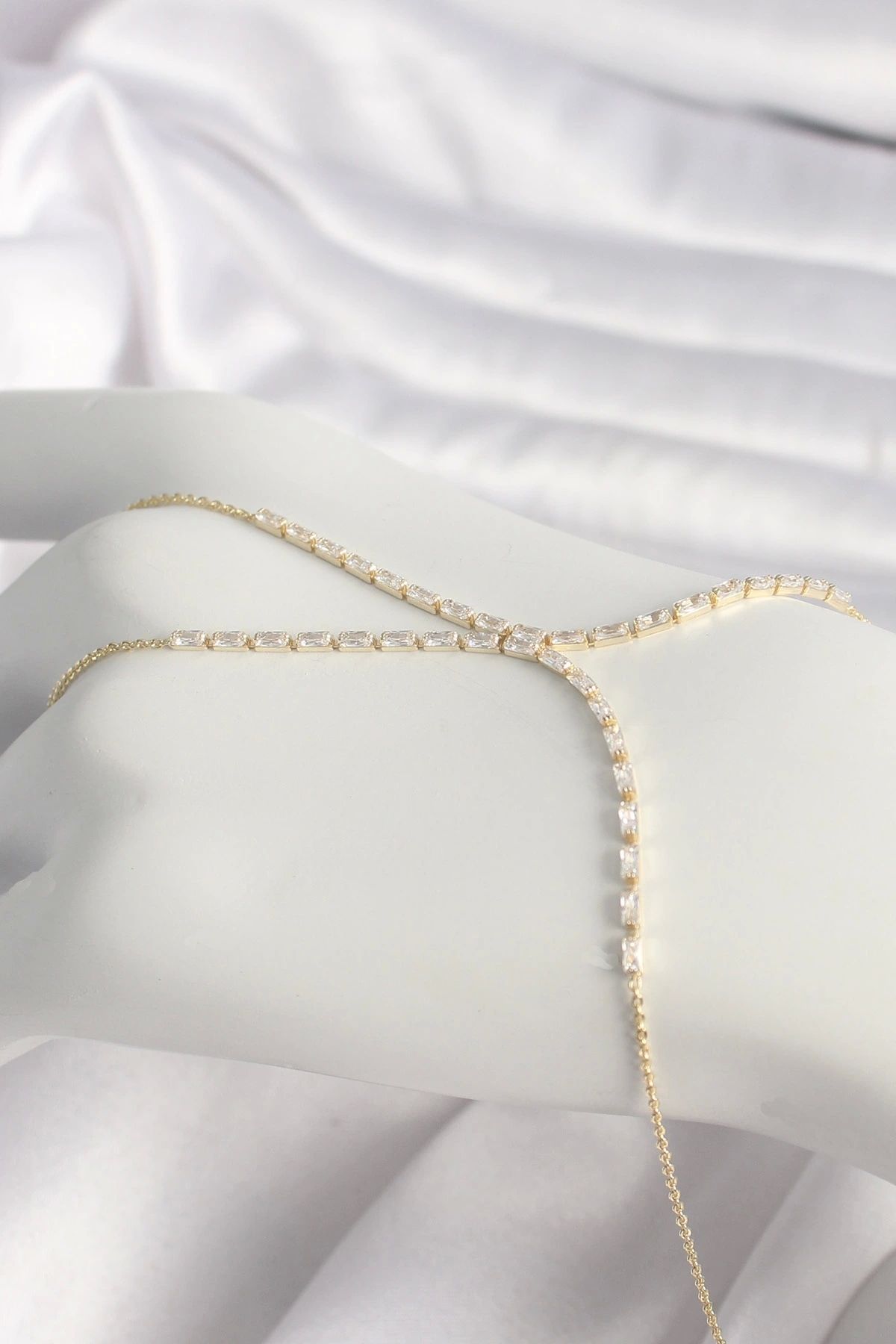 OurStyles Pirinç Gold Renk Su Yolu Zirkon Taşlı Kadın Şahmeran - TJ-SN609