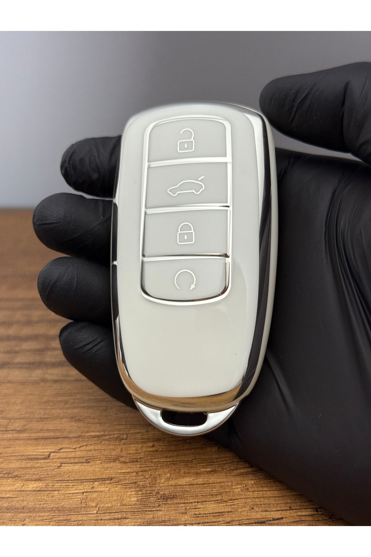 Mavi Keys Chery Tiggo 8 Plus Smart Uyumlu 3 Düğmeli Silikon Anahtar Kumanda Koruma Kılıfı – Beyaz Gümüş Renk