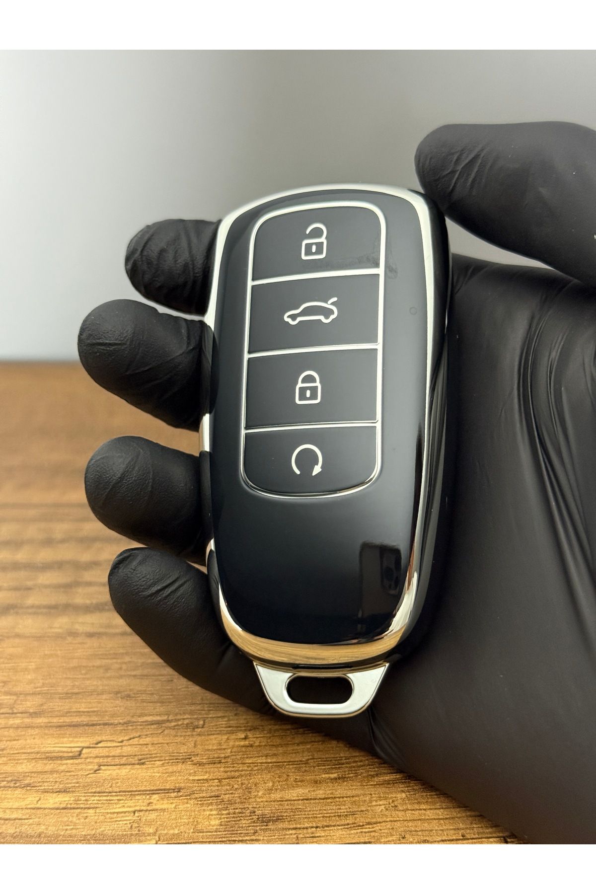 Mavi Keys Chery Tiggo 8 Plus Smart Uyumlu 3 Düğmeli Silikon Anahtar Kumanda Koruma Kılıfı – Siyah Gümüş Renk