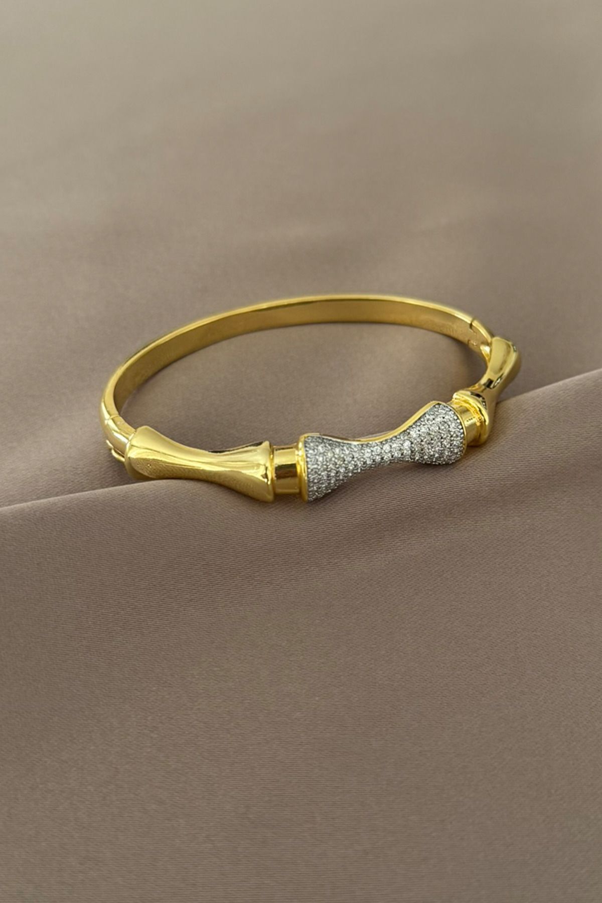 laria jewelry Taş Detaylı Kelepçe Bileklik