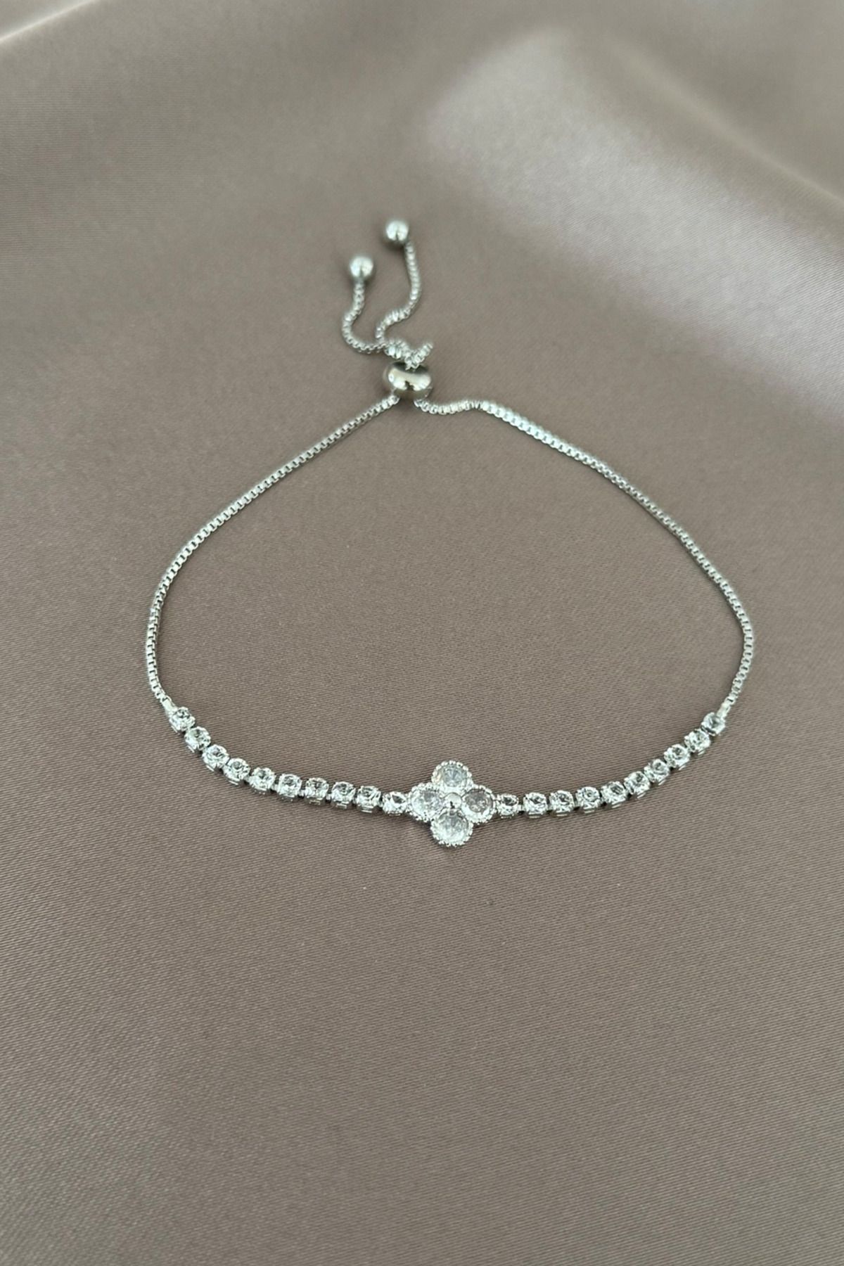 laria jewelry Yonca Su Yolu Bileklik