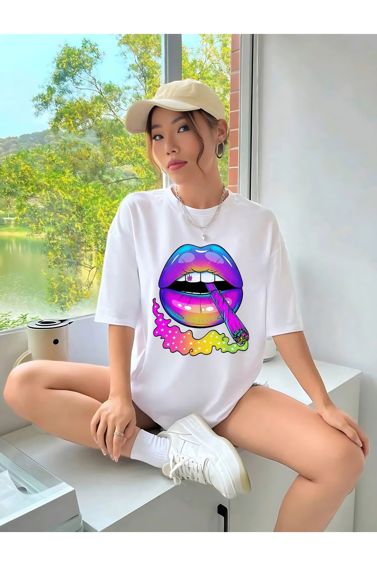 Pisa Art dudak baskılı t-shirt
