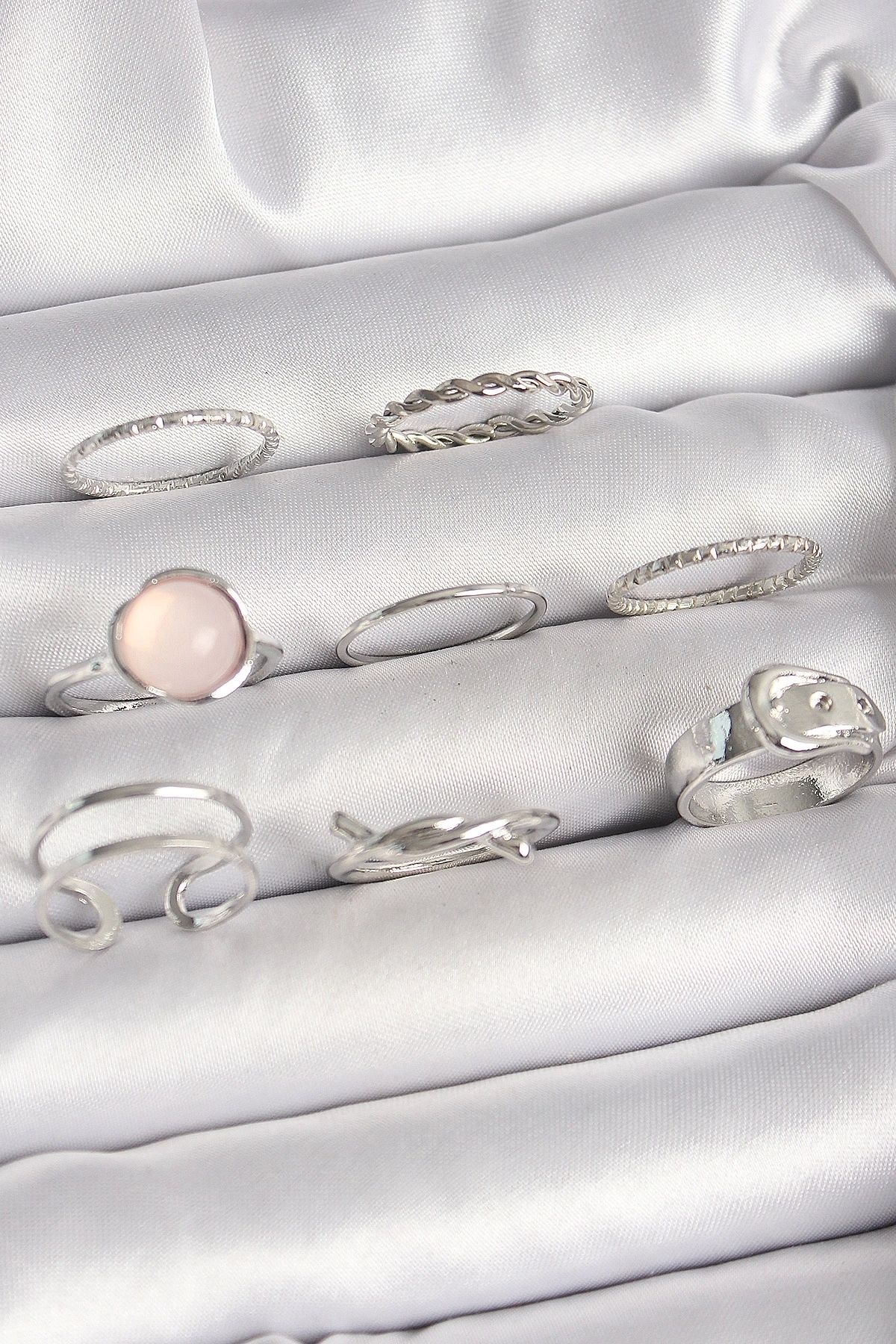 OurStyles Pirinç Gümüş Renk Pembe Mineli Kemer Düğüm Figür Kadın Yüzük Kombini - TJ-BYK3652
