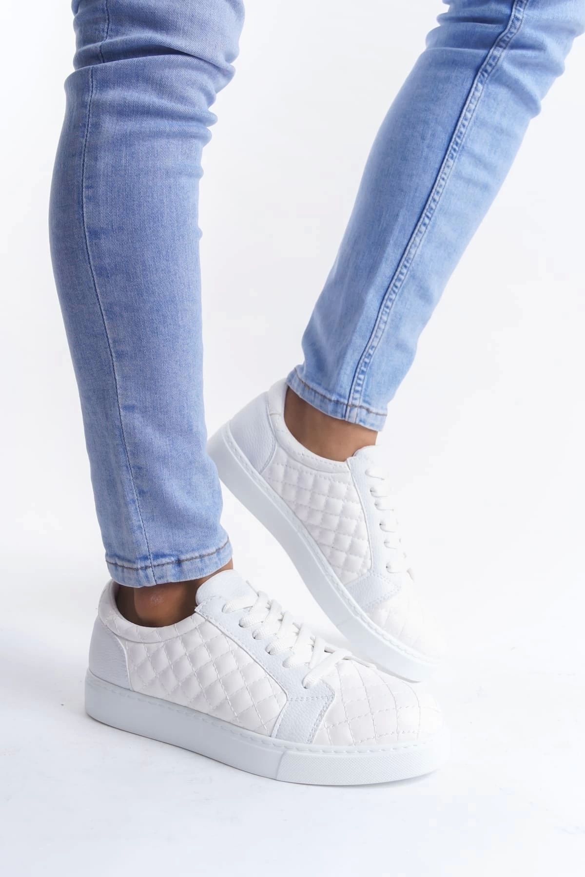 aradimtaradim SLW166 Prestige Bağcıklı Cilt Kapitone Desenli Erkek Günlük Sneaker Ayakkabı CBT - Beyaz