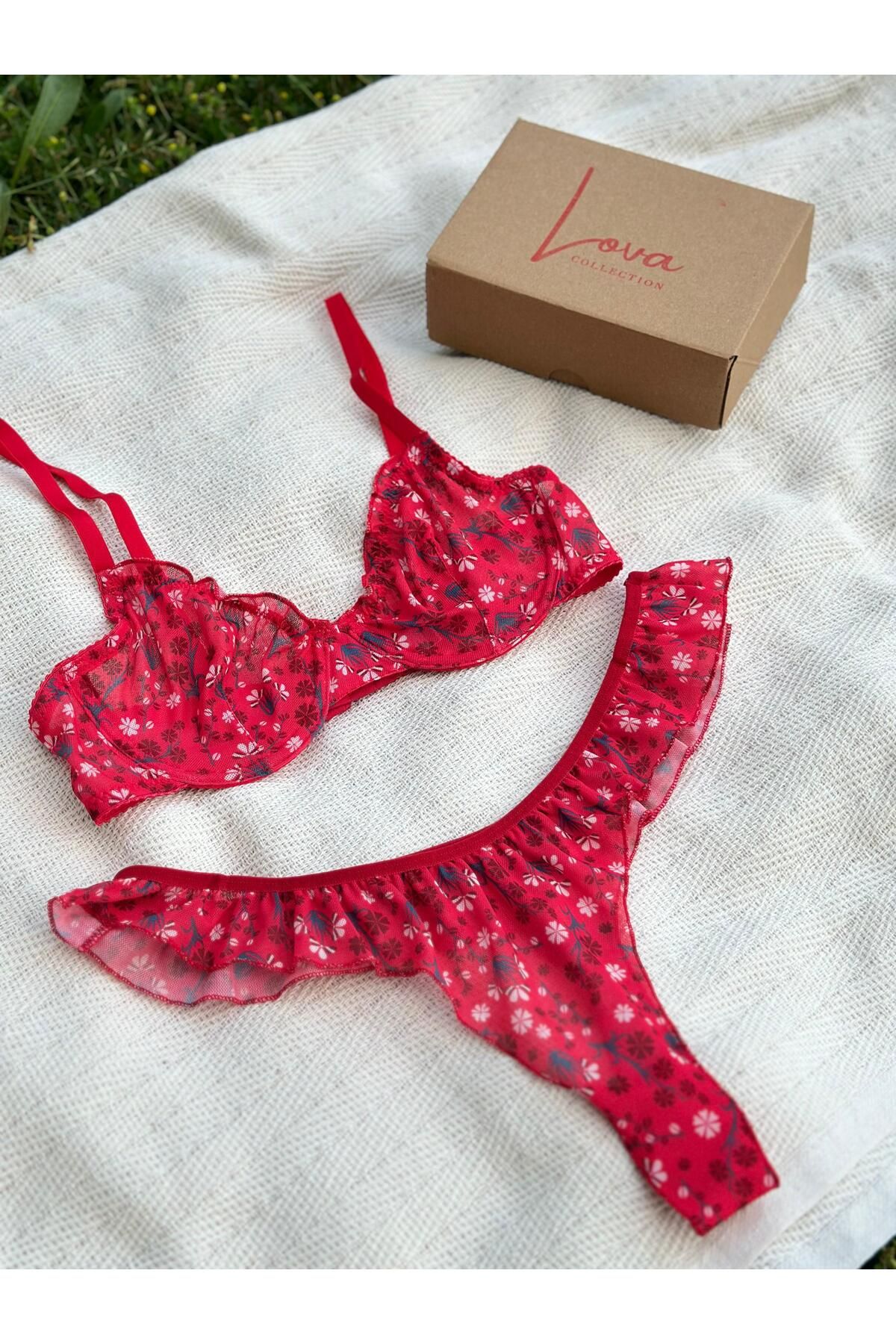 Lova Collection Lisa Kırmızı Çiçekli Balenli Sütyen Takım