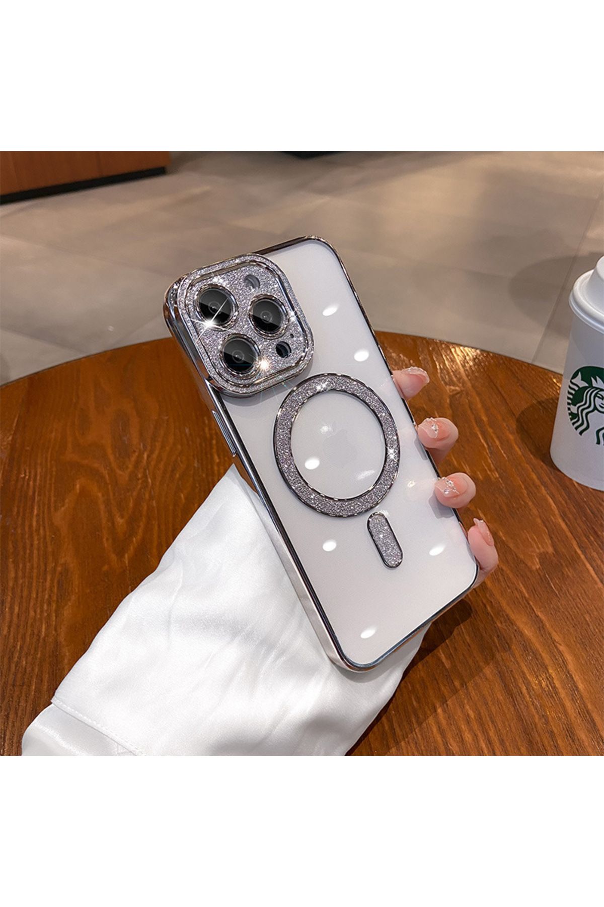 LioTech İphone 15 Pro Max Uyumlu Parıltılı Simli Darbe Emici Özelliğe Sahip Silikon Kılıf