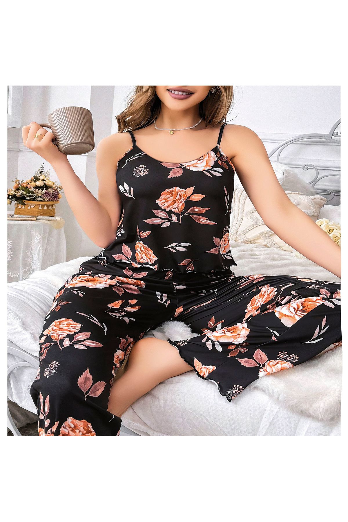Viselya Çiçek Desenli Büyük Beden Siyah Saten Pijama Takımı