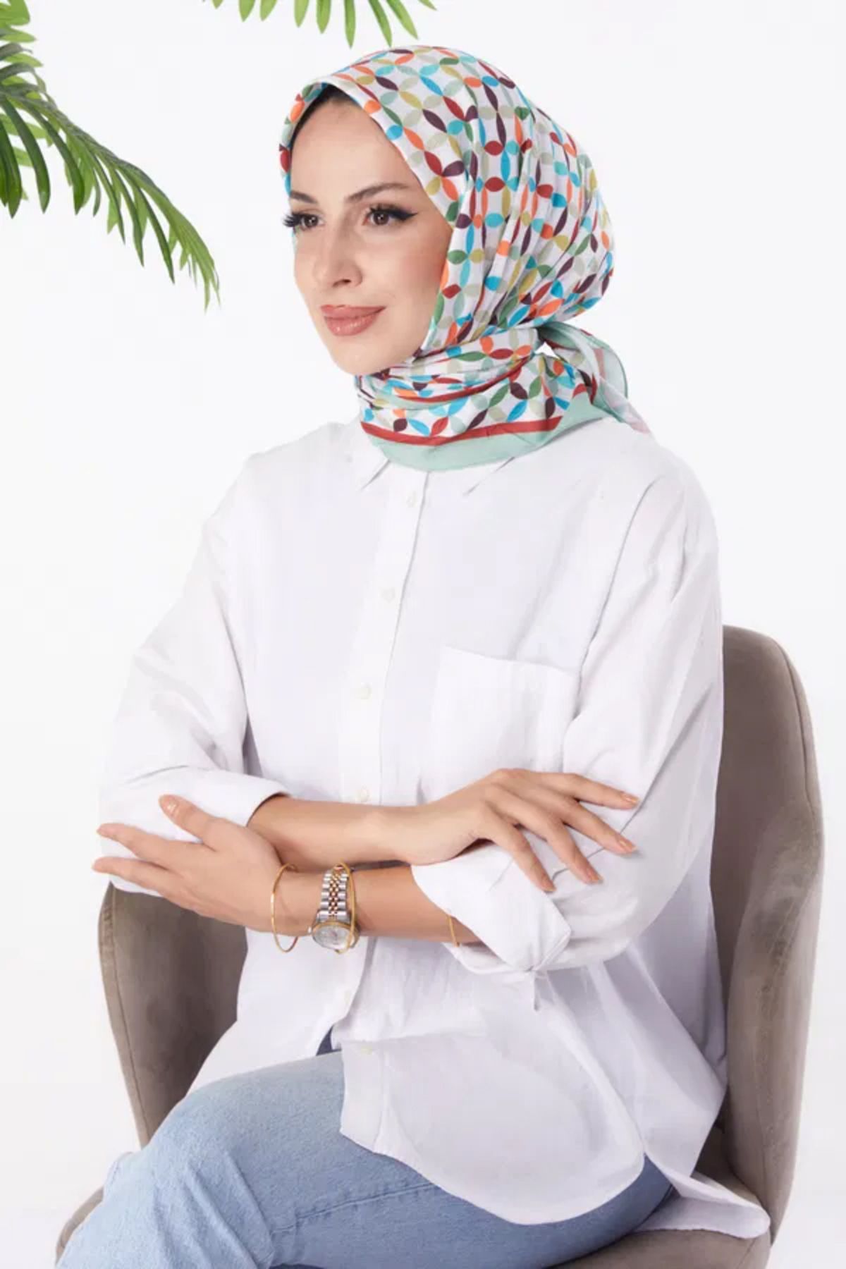 Butik Düz Orta Kadın Desenli Eşarp