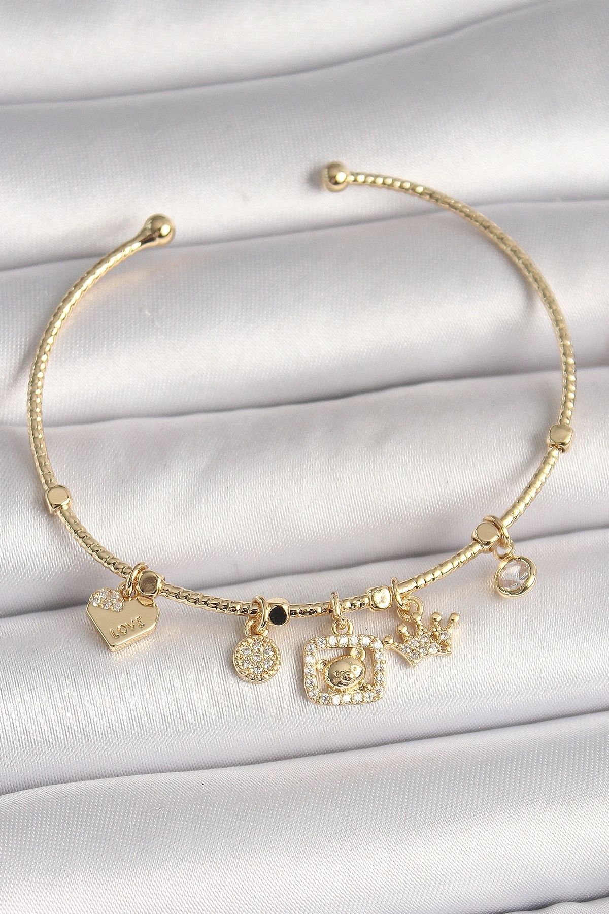 OurStyles Pirinç Gold Renk Sallantı Zirkon Taşlı Ayıcık Figür Taç Detay Charm Kadın Bileklik - TJ-BB6928