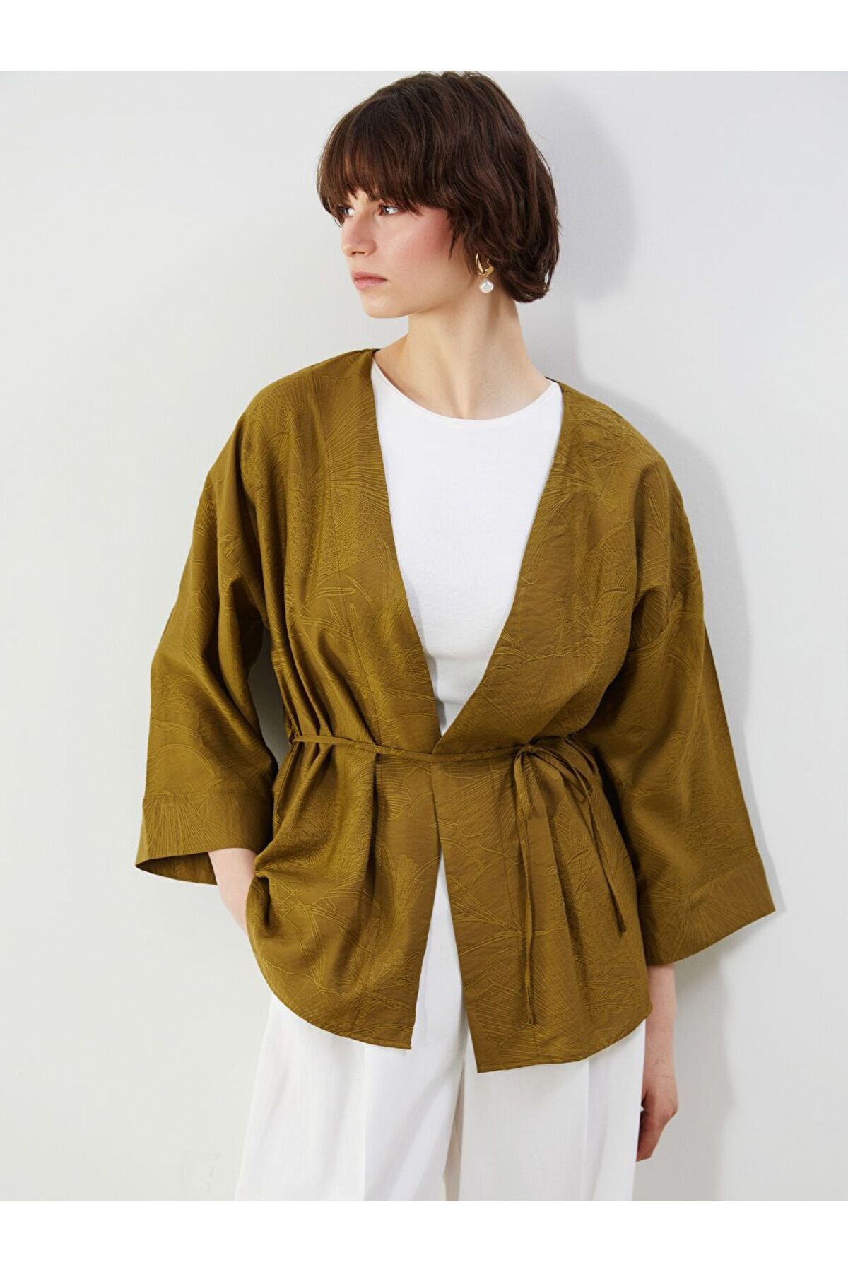 LC Waikiki LCWAIKIKI Classic Şal Yaka Nakışlı Kadın Kimono