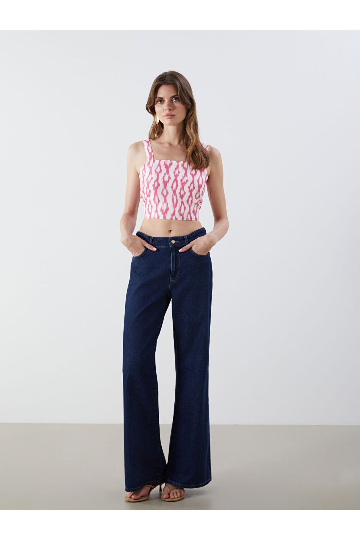 LC Waikiki-Lcw Vision Square Neck Patterned Strap Crop 2
