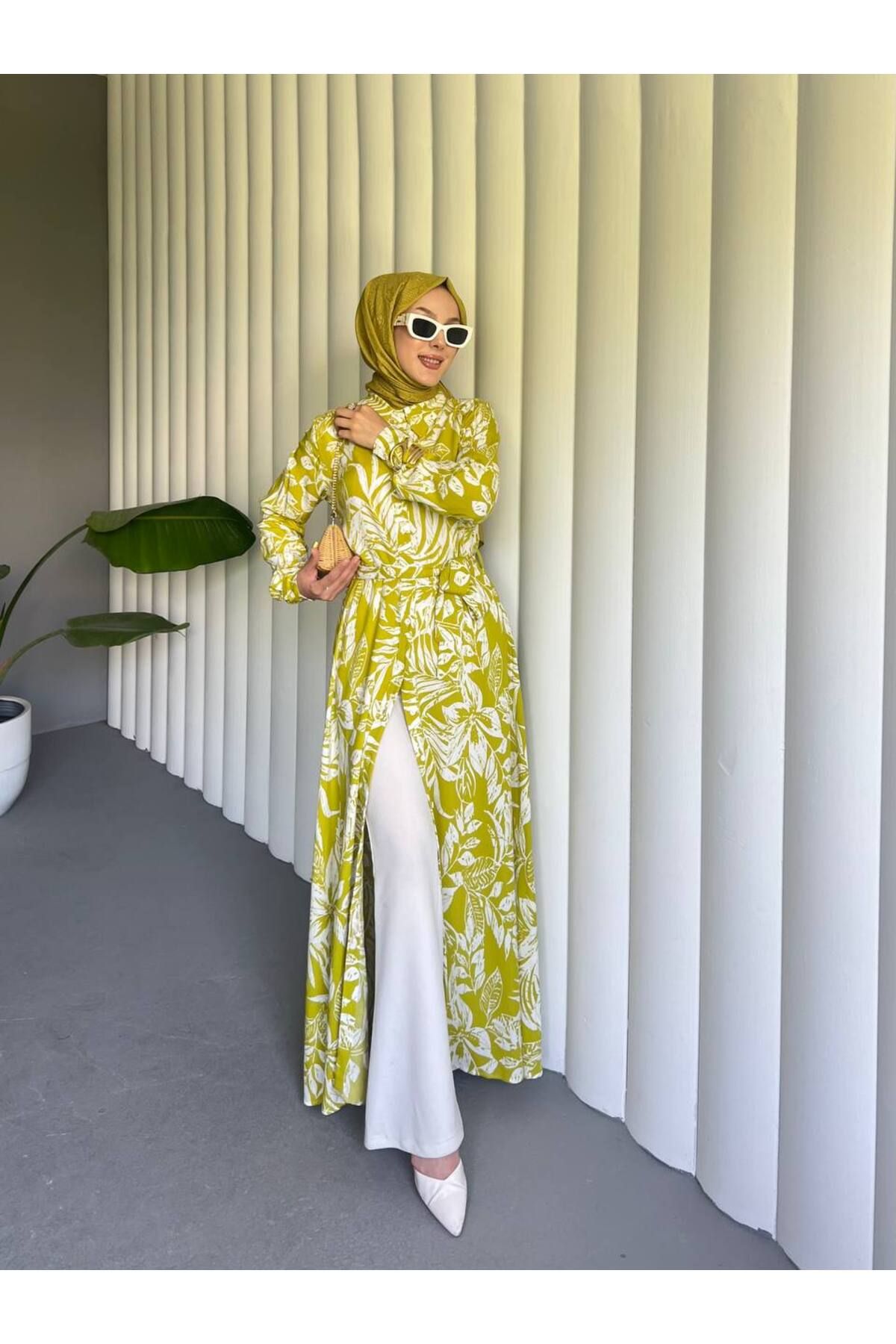Castivo Fashion Yaprak Desenli Düğmeli Beli Bağcıklı Elbise