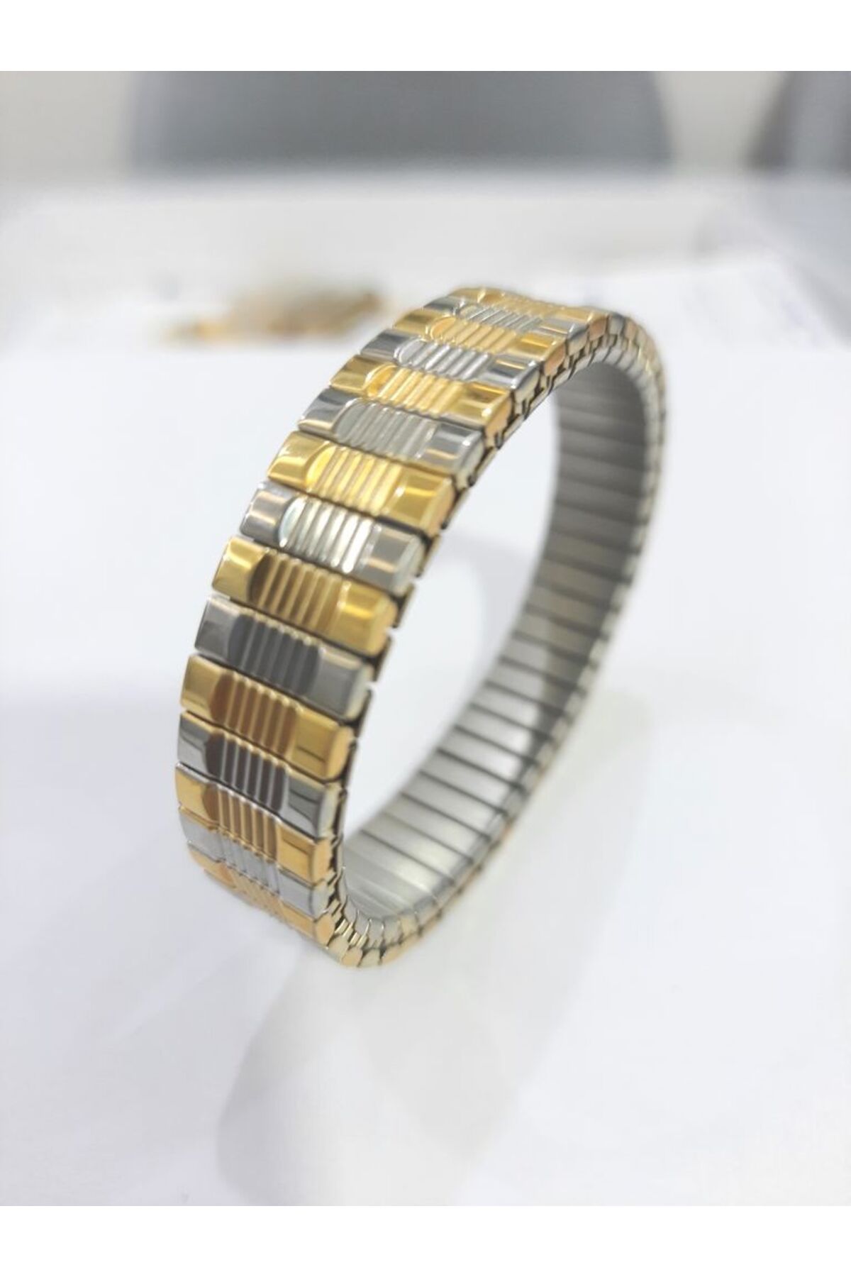 Tasarım Çelik Bileklik Metal Desenli Elastik Model 1 Cm Genişlik 18 Cm Uzunluk Gold Gümüş