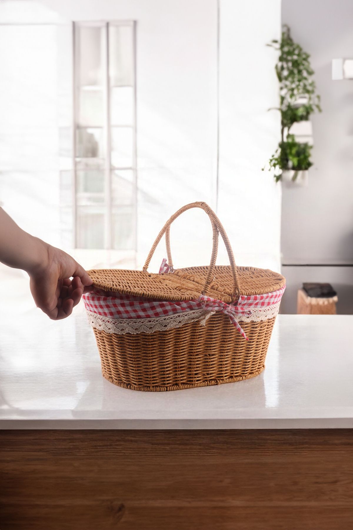Vadi Oval Rattan Piknik Sepeti – Kapaklı, Kulplu, Ekoseli Kumaşlı, Şık Ve Dekoratif Tasarım