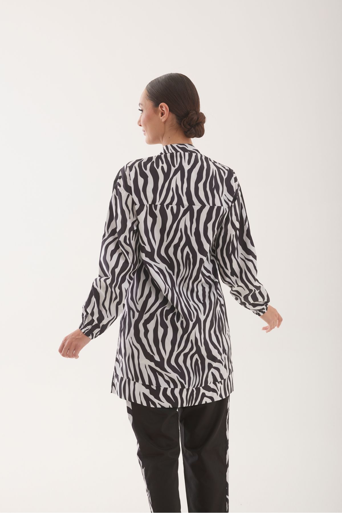 yusay Siyah Beyaz Zebra Desenli Tesettür Mayo Takımı - 2 Parça