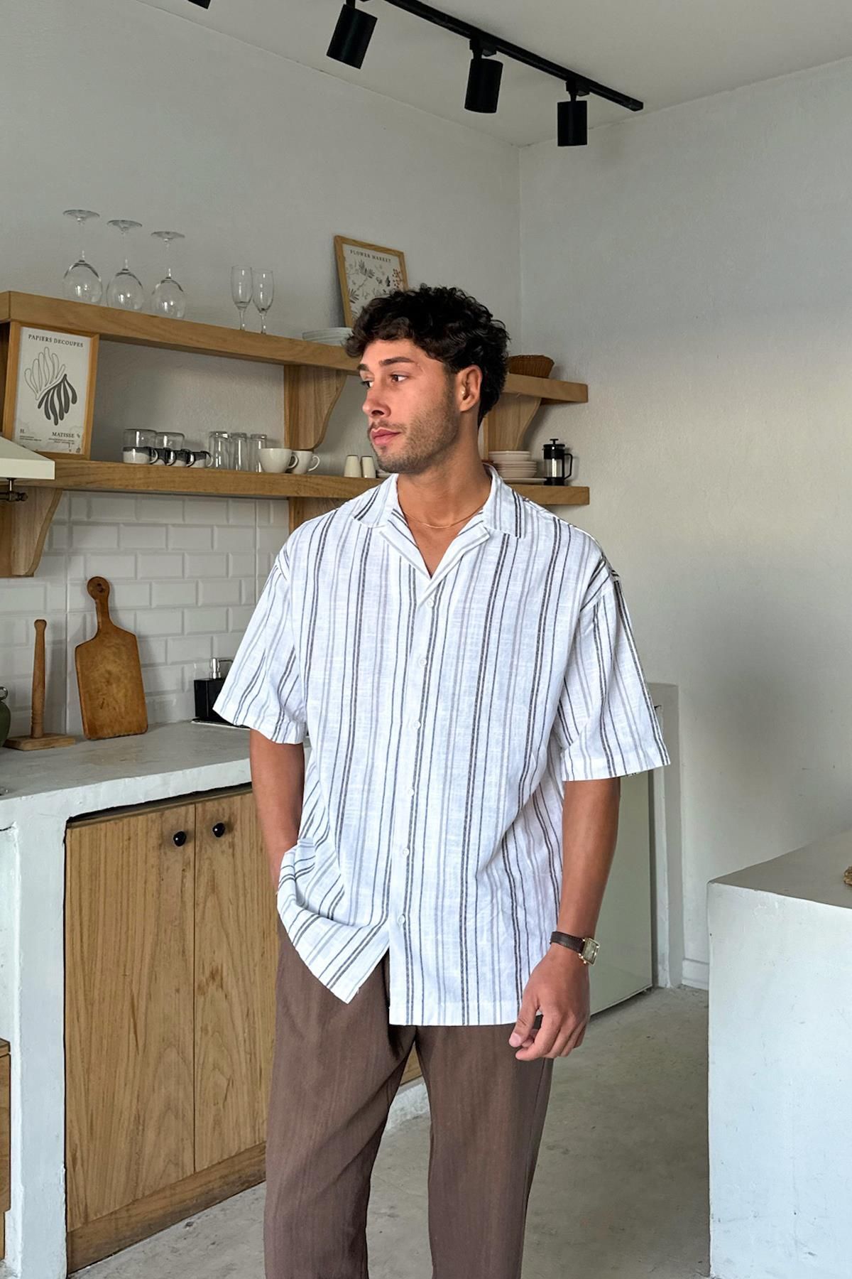 Flaw Wear Beyaz Çizgili Oversize Kısa Kol Gömlek