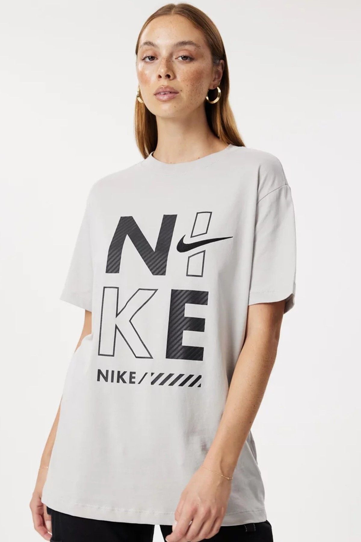 Nike Sportswear Gel Boyfriend Loose Cut Short-Sleeve Kadın Bol Kesim Pamuklu Tişört Açık Gri