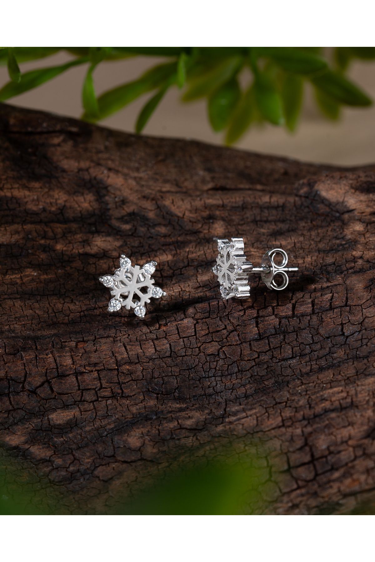 Roza Silver 925 Ayar Rodyum Zirkon Taşlı Kar Tanesi Minimal Çivili Gümüş Küpe