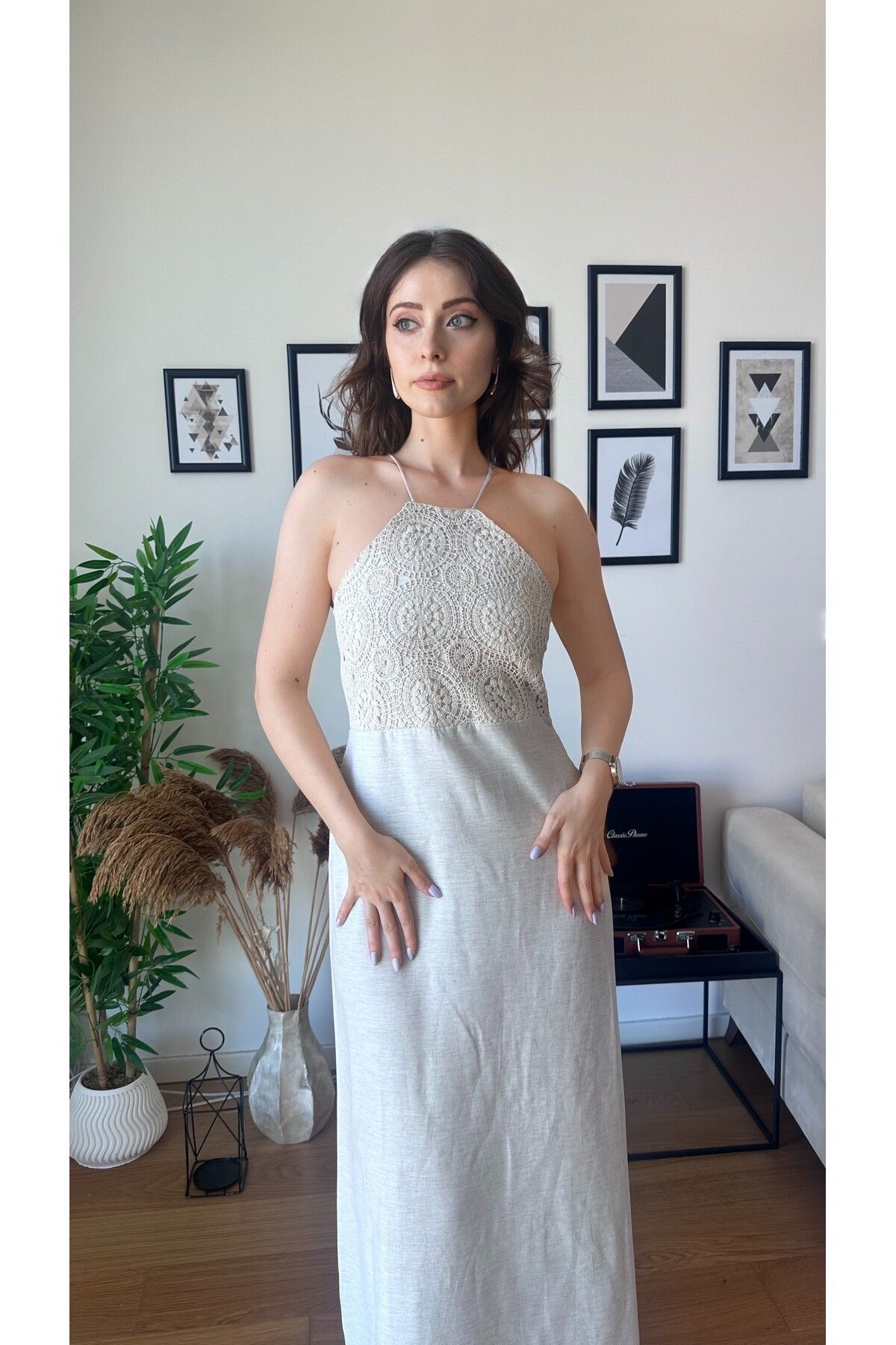 Soshow Halter Yaka Dantelli Uzun Elbise Naturel