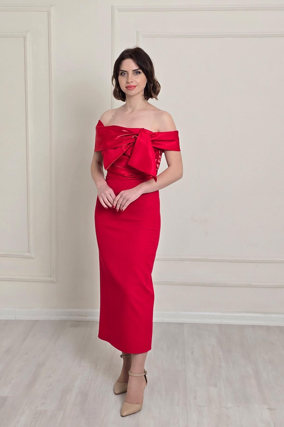 Yonca Moda Evi Kırmızı Yaka Fiyonklu Abiye 8312