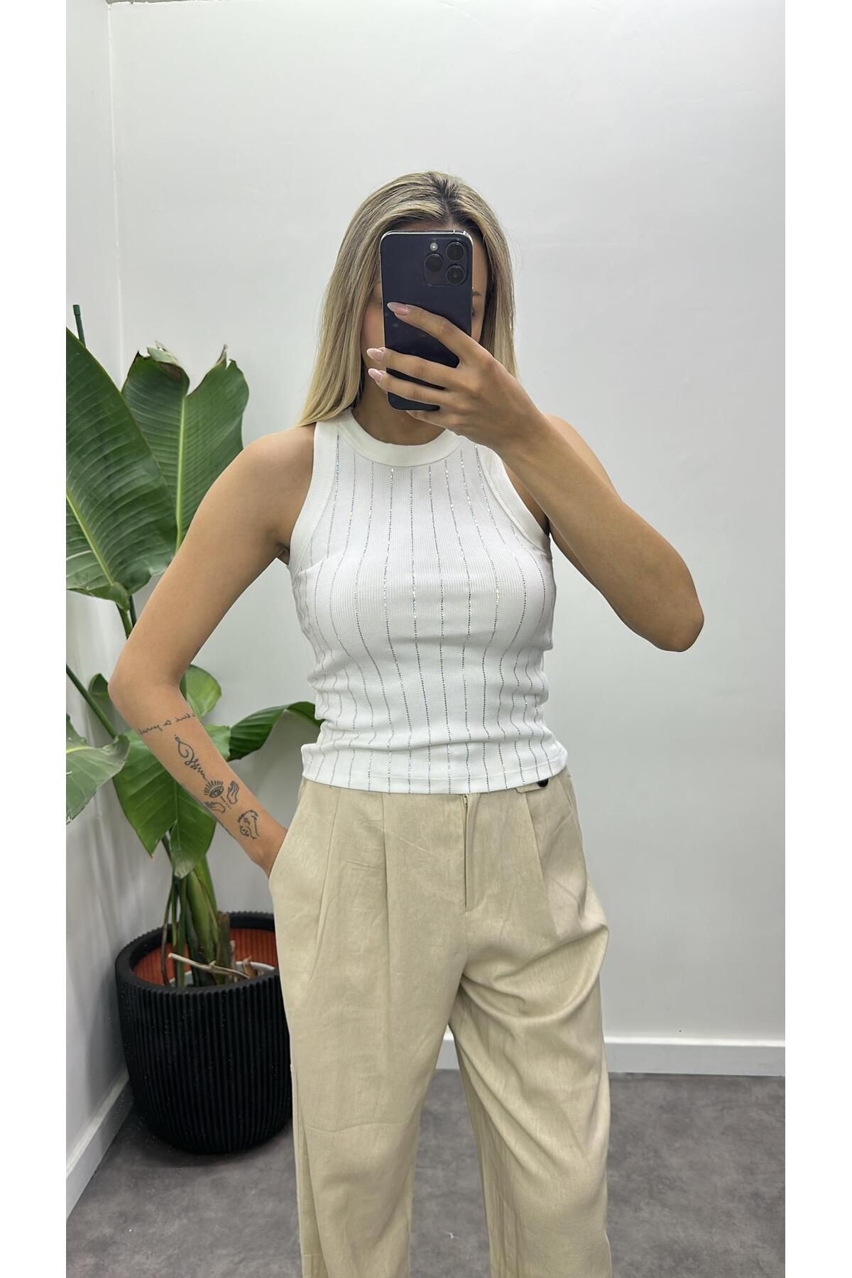 Acar Boutique Halter Yaka Taş Baskılı Atlet