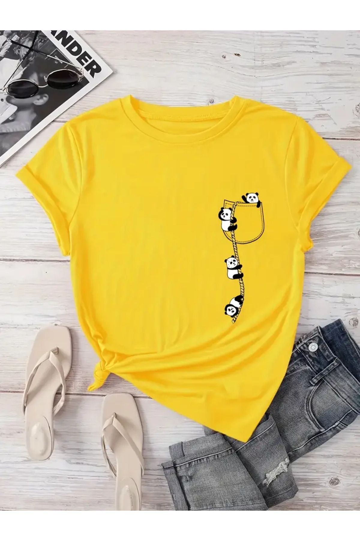 Boi Tırmanan Pandalar Baskılı Kadın Pamuk T-shirt