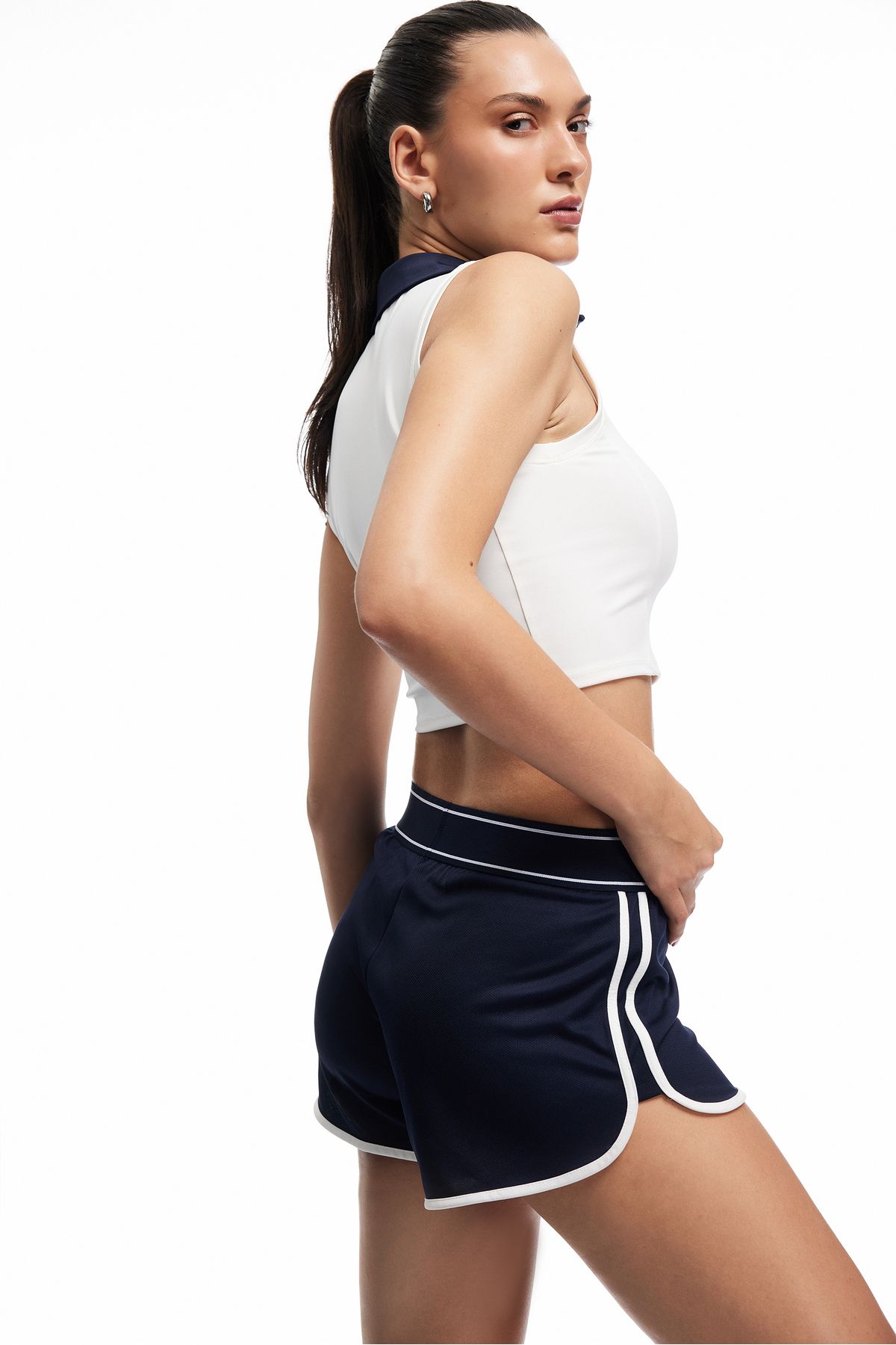 Koton Beli Lastikli Etiket Baskılı Çizgili Mini Spor Şort
